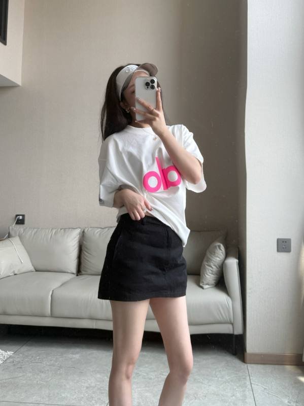 Alo t-shirt everyday white light heather gray with pink logo yoga