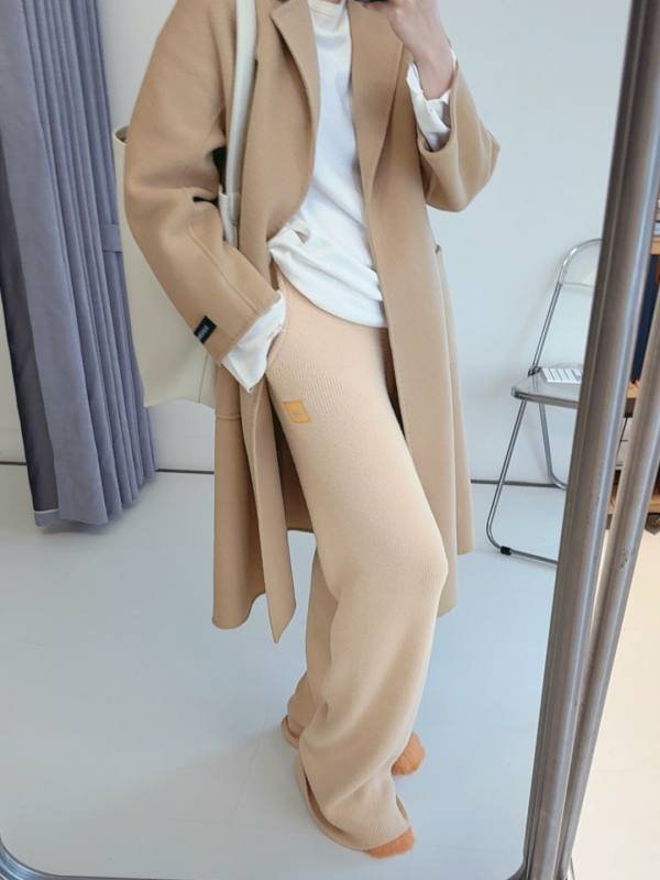 Alo Leggings Australian exclusive warm orange color The fit and fabric are truly unbeatable I will praise it if I wear yoga