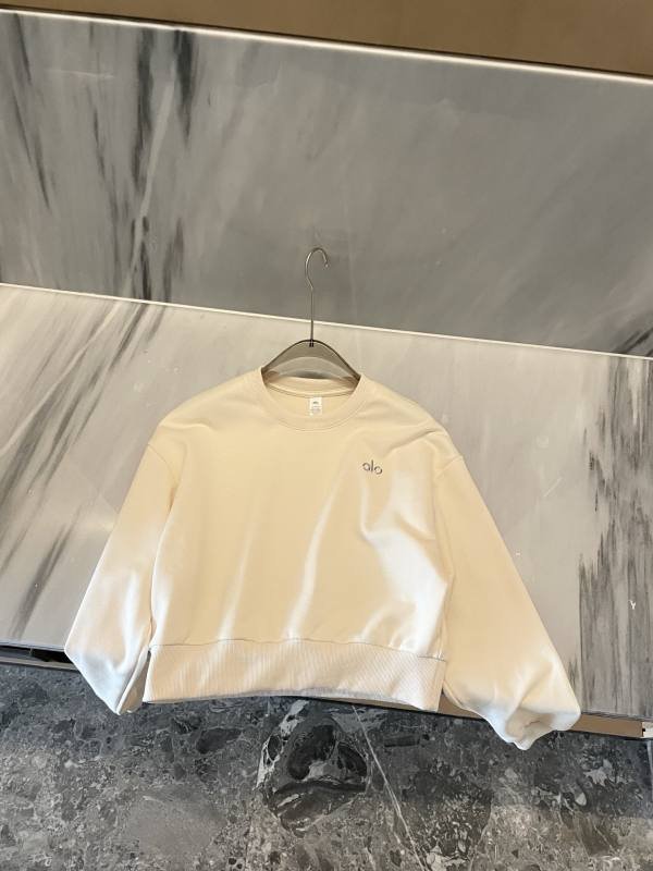 Alo Long sleeve alo yoga