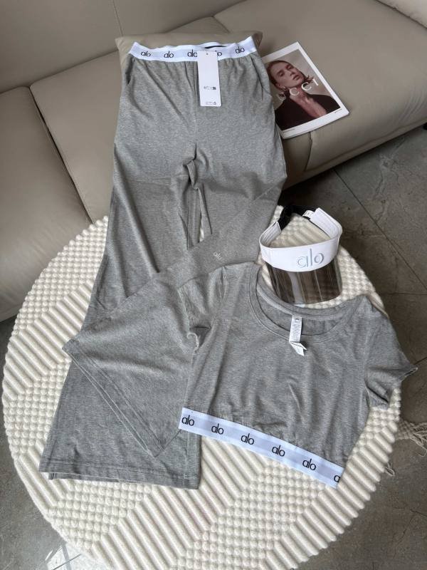 Alo T-shirt Alo yoga