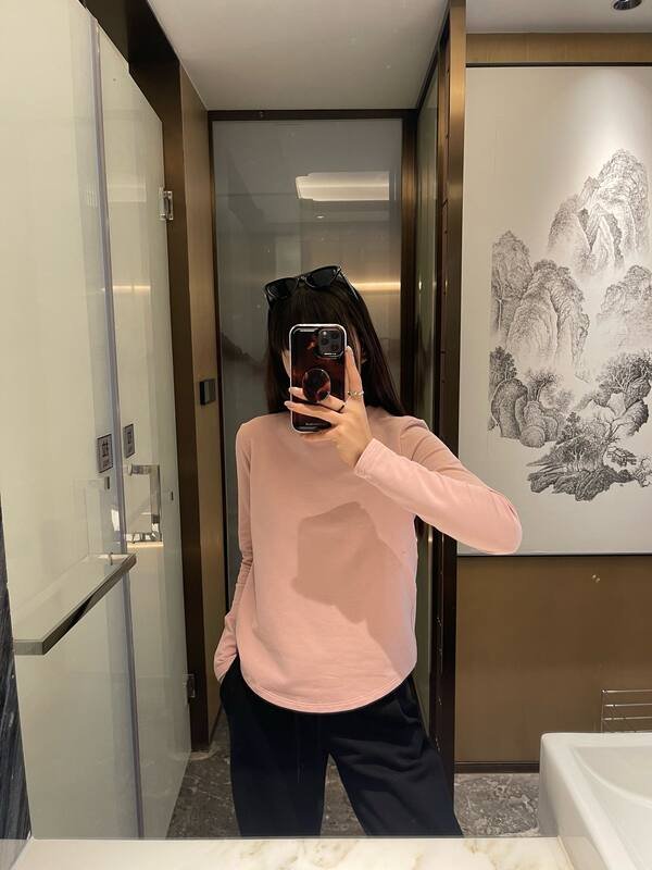 Lululemon manches longues quotidien rose clair