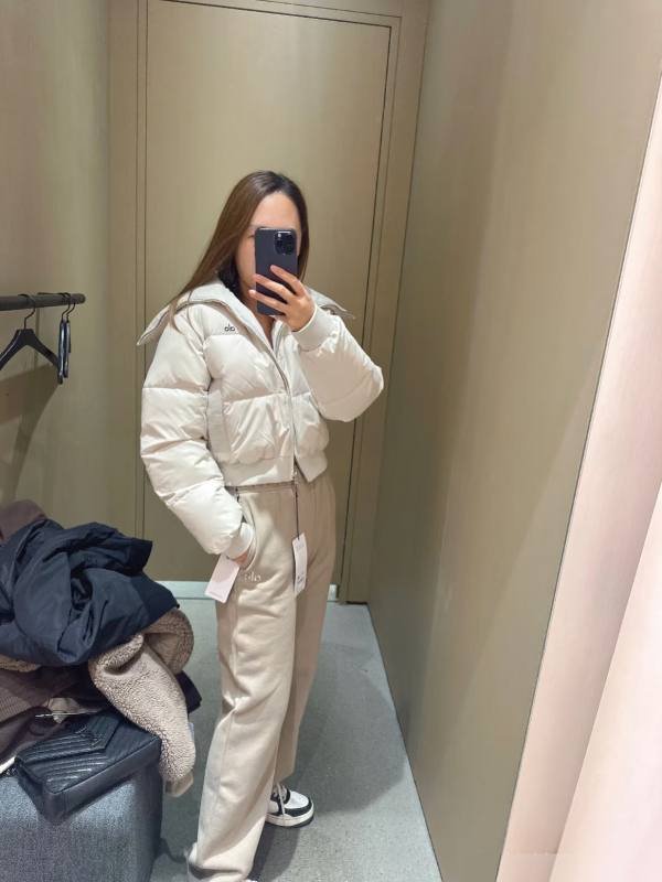 Alo jacket everyday beige
