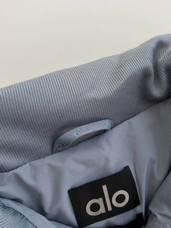 Chaqueta Alo todos los dias azul claro.