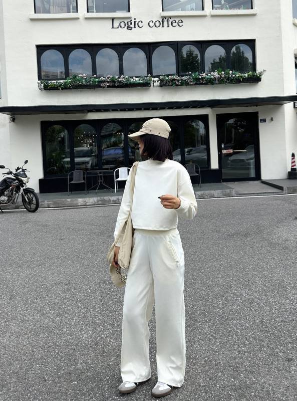 Alo long sleeve lounge ivory