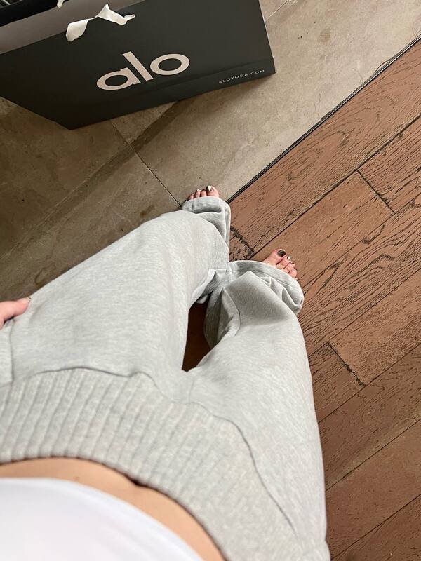 Alo Accolade pantalon lounge para hombre gris claro