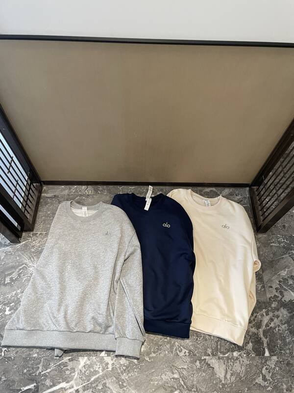 Alo long sleeve lounge yellow