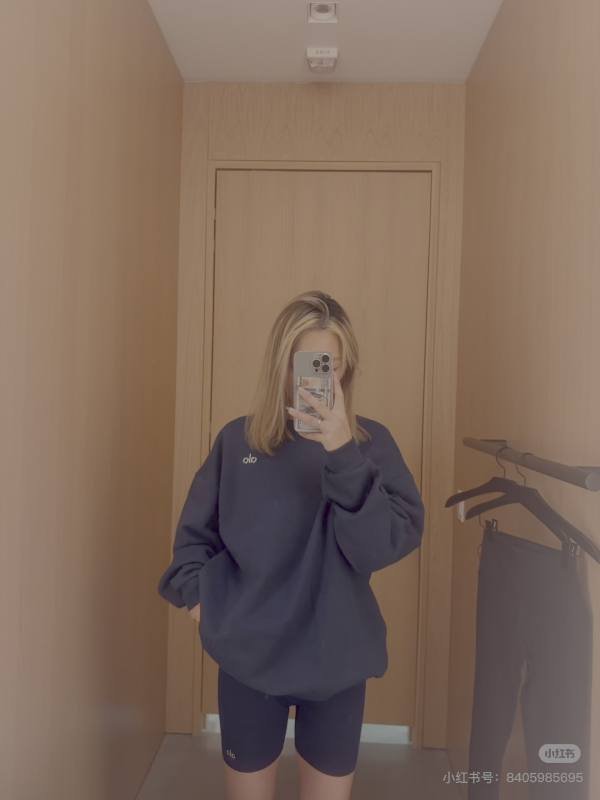 Alo long sleeve lounge navy blue