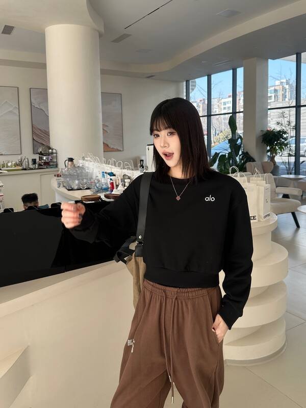 Alo Long sleeve alo yoga