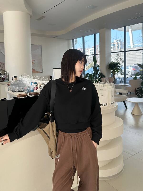 Alo Long sleeve alo yoga