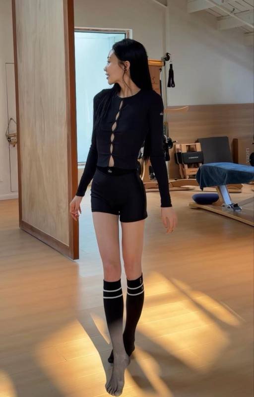 Alo long sleeve everyday black