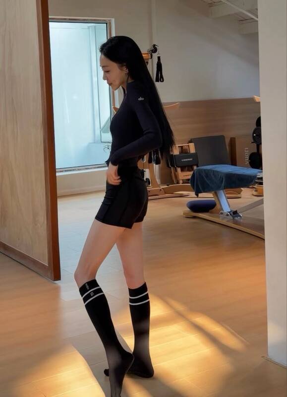Alo long sleeve everyday black