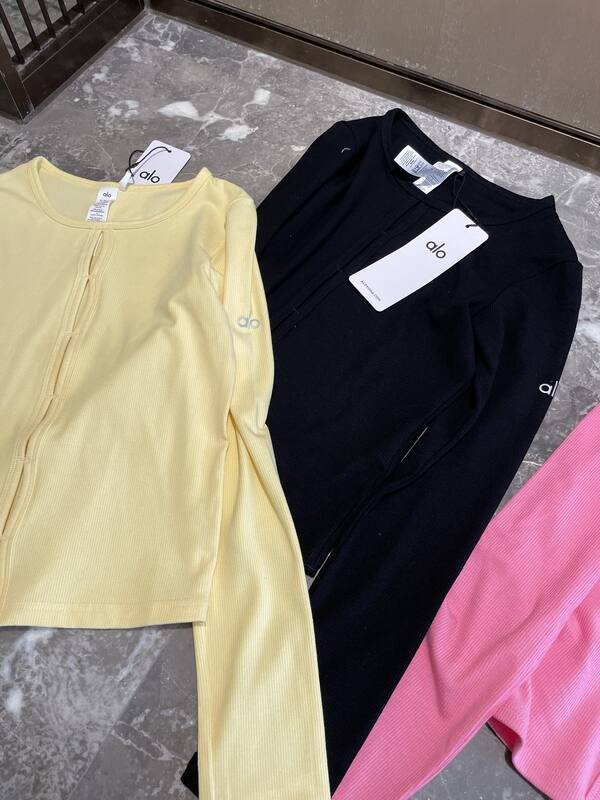 Alo long sleeve studio yellow