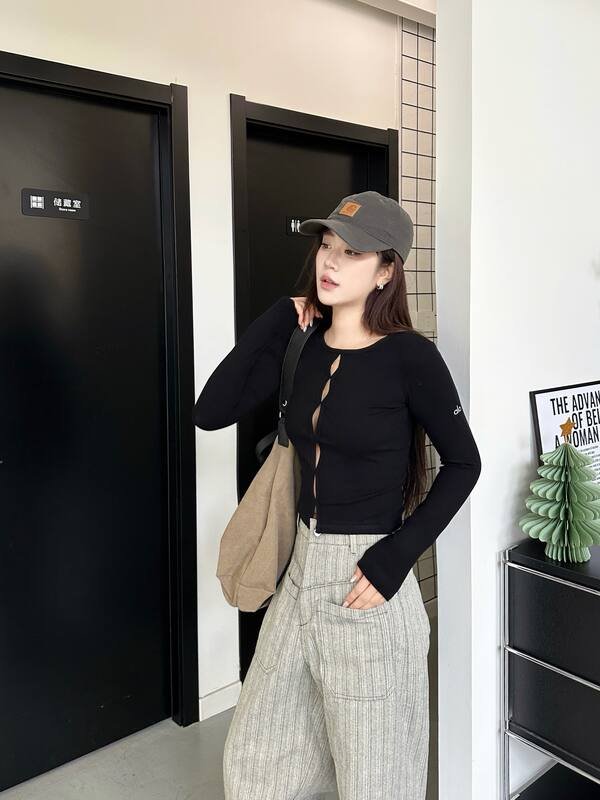 Alo long sleeve everyday black