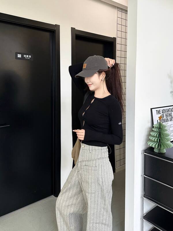 Alo long sleeve everyday black