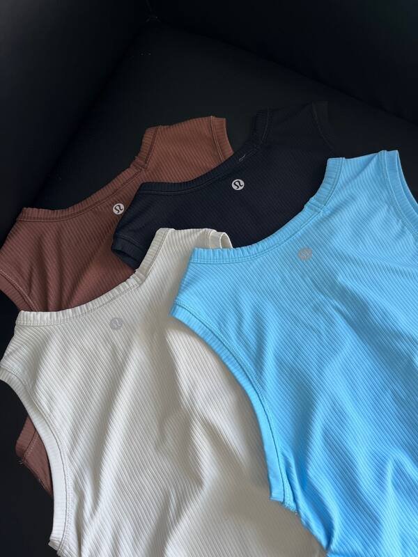 Lululemon tanque yoga preto