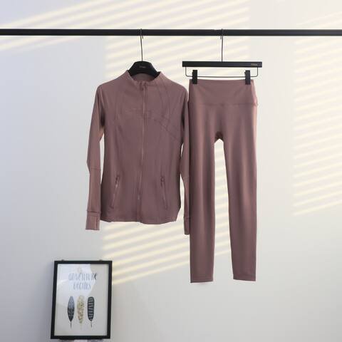 Lulu set Lululemon define