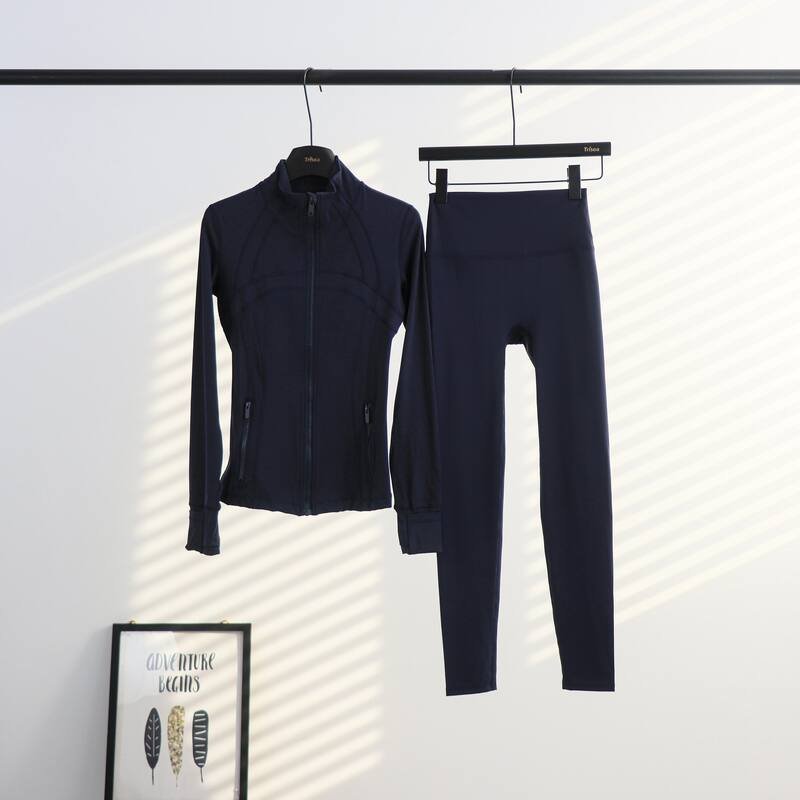 Lulu set Lululemon define