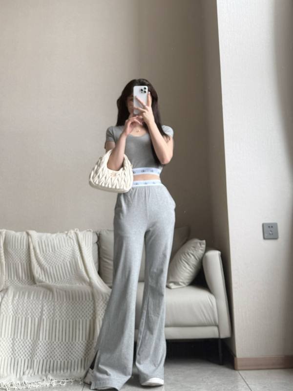 Alo conjunto lounge gris
