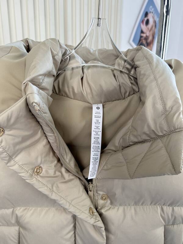 Lululemon Wunder Puff jacket everyday beige
