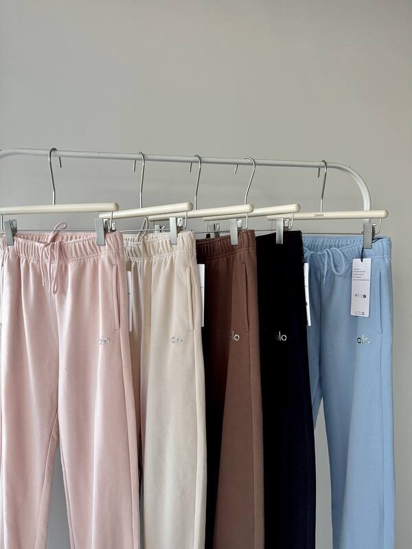 Alo long sleeve lounge pink
