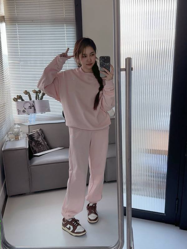 Alo Long sleeve Alo yoga