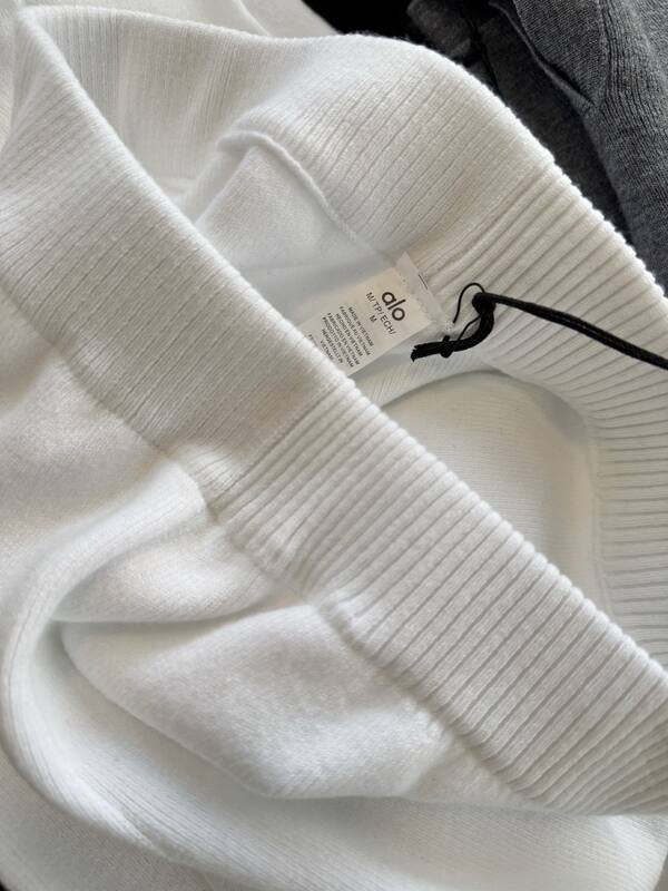 Alo long sleeve lounge white
