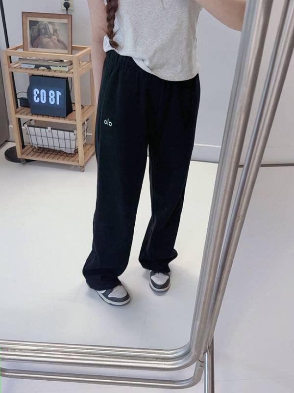 Leggings Alo Pantaloni della tuta a gamba dritta Alo Accolade