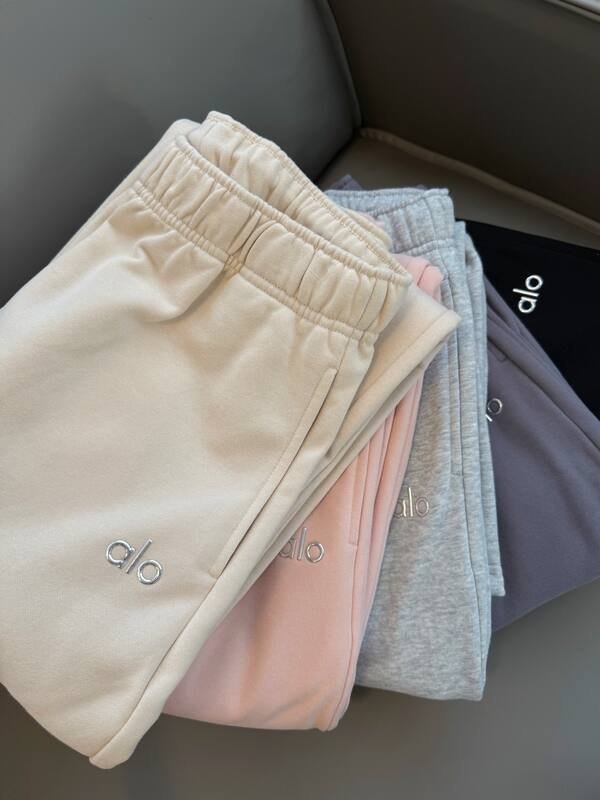 Leggings Alo Pantaloni della tuta a gamba dritta Alo Accolade