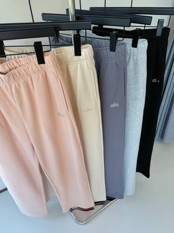 Leggings Alo Pantaloni della tuta a gamba dritta Alo Accolade