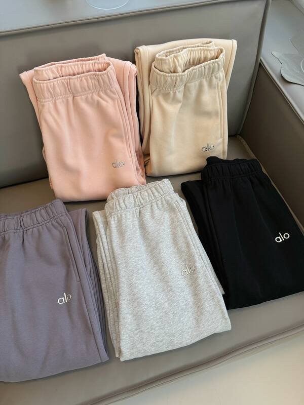 Leggings Alo Pantaloni della tuta a gamba dritta Alo Accolade