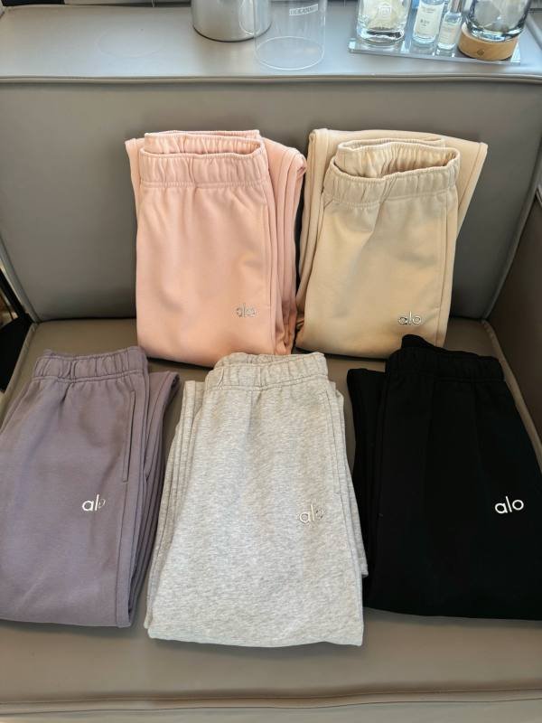Leggings Alo Pantaloni della tuta a gamba dritta Alo Accolade