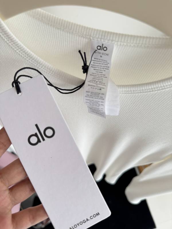 Alo long sleeve lounge beige