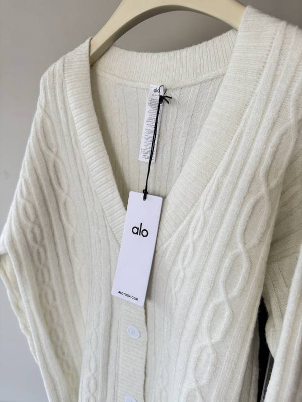 Chaqueta Alo Cardigan Winter Bliss de punto trenzado Alo