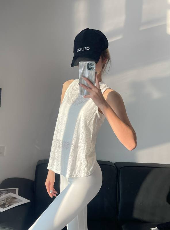Lululemon tank studio white