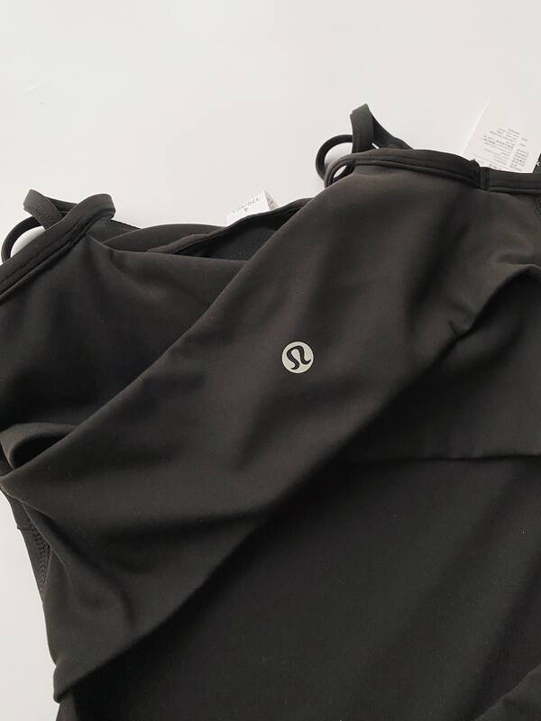 Lululemon Cross-Back Nulu tank yoga preto