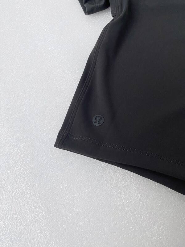 Camiseta Lululemon todos los dias gris oscuro
