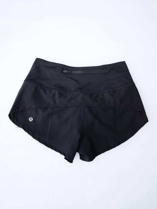 I pantaloncini Lululemon Speed Up sono neri