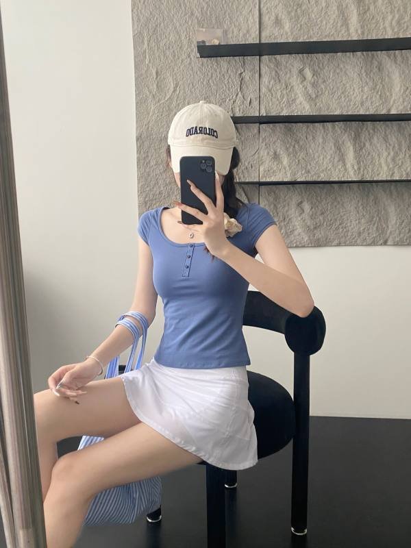 T-shirt Lululemon blu di tutti i giorni