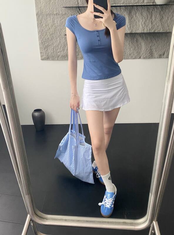 T-shirt Lululemon blu di tutti i giorni