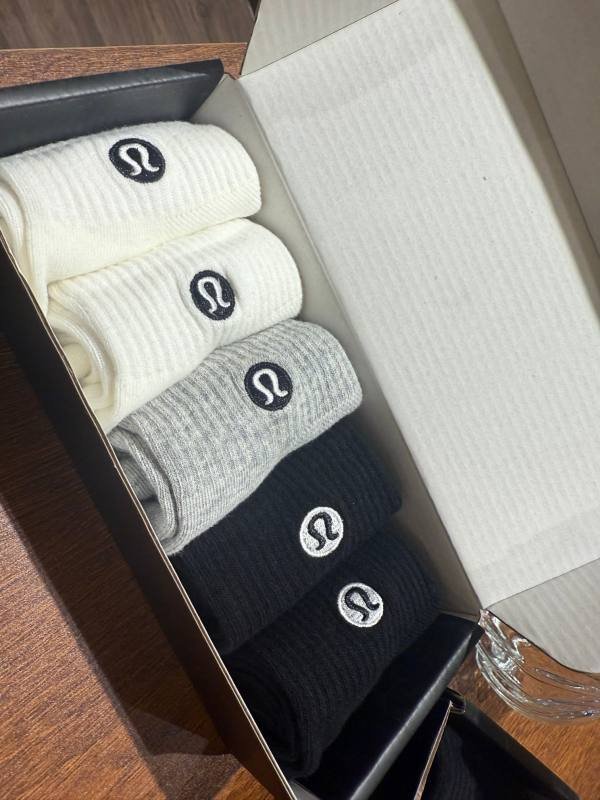 Lulu accessories Lululemon logo
