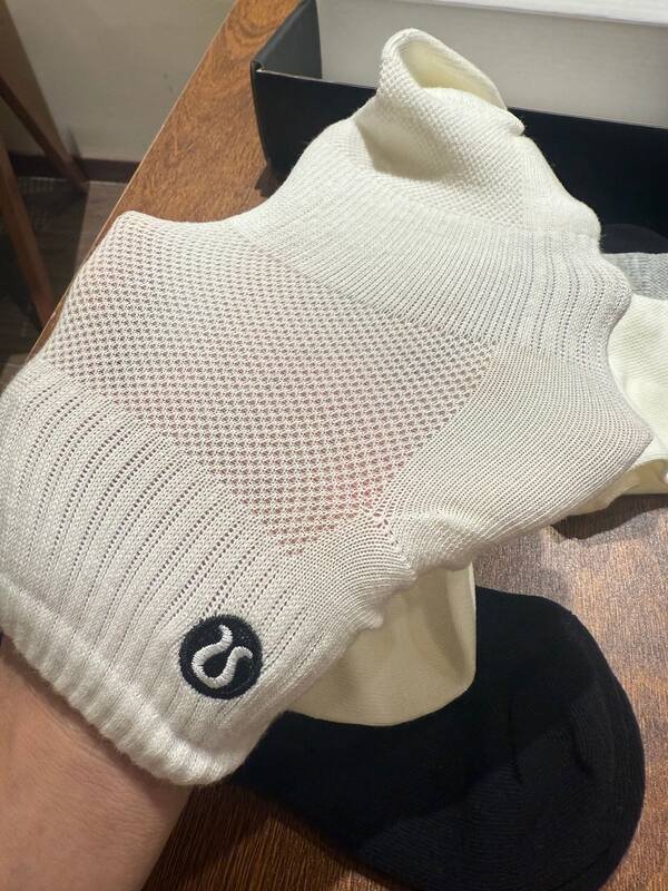 Lulu accessories Lululemon logo