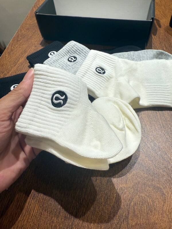 Lulu accessories Lululemon logo