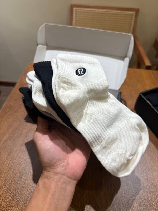 Lulu accessories Lululemon logo