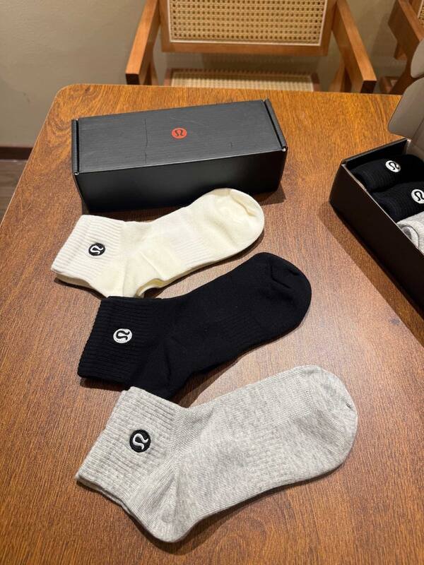 Lulu accessories Lululemon logo