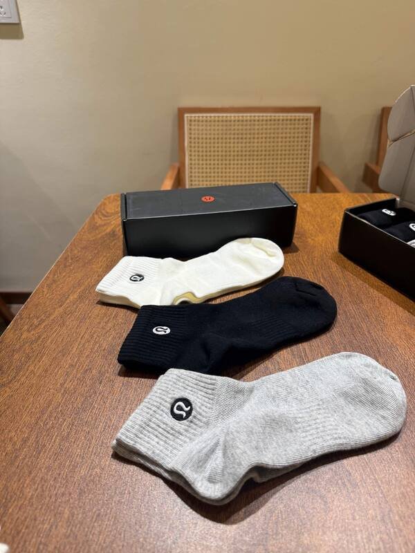 Lulu accessories Lululemon logo