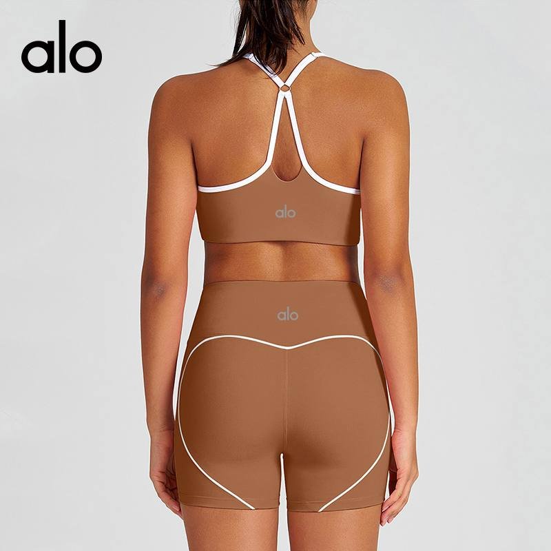 Ensemble Alo yoga rose et bleu clair