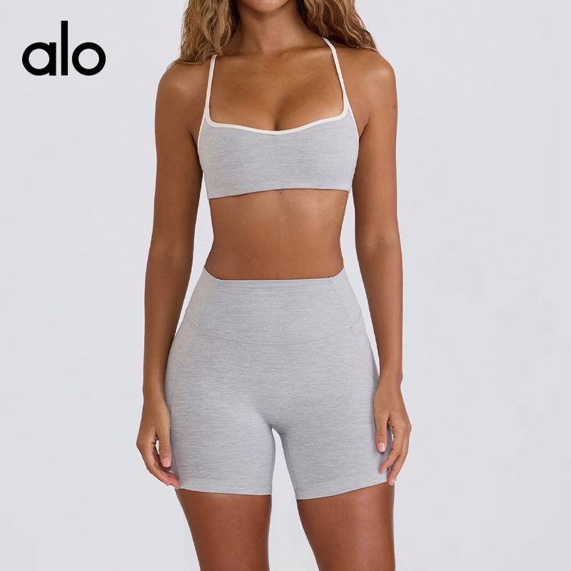 Ensemble Alo yoga rose et bleu clair