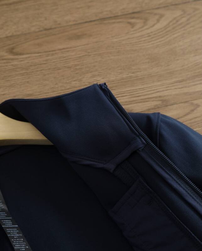 Lulu Hauts pour hommes Lululemon Athletica SojournMen