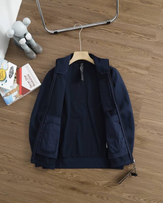 Lulu Hauts pour hommes Lululemon Athletica SojournMen