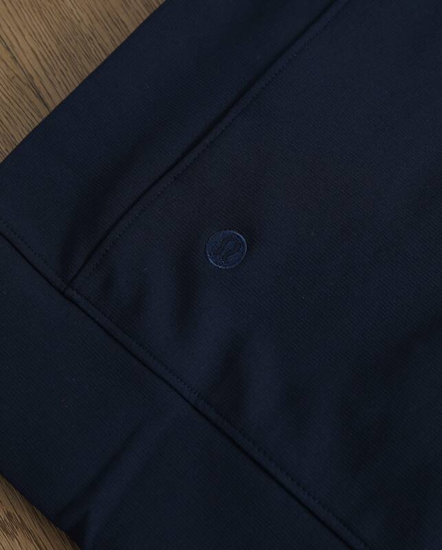 Lulu Hauts pour hommes Lululemon Athletica SojournMen